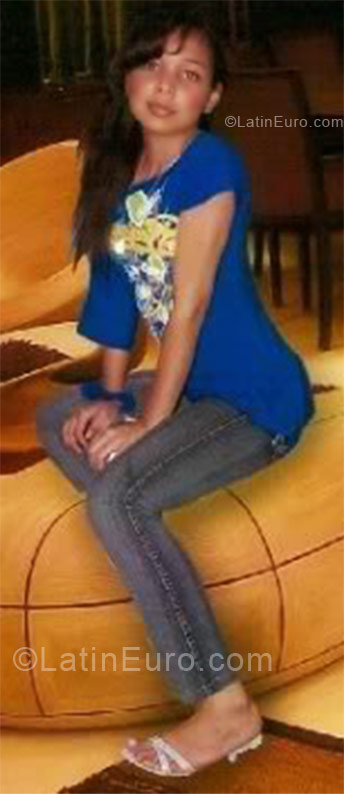 Date this georgeous Colombia girl Andrea from Cali CO4427