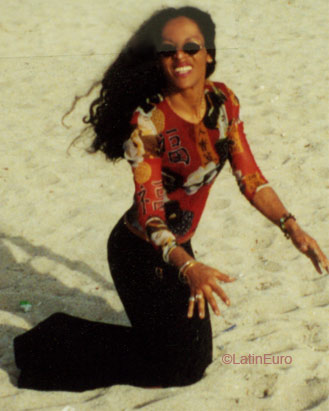 Date this funny Brazil girl Rute Helena from Goianio BR3272