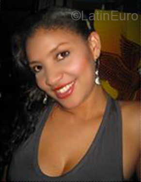 Date this voluptuous Colombia girl Elisabeth from Medellin CO4547