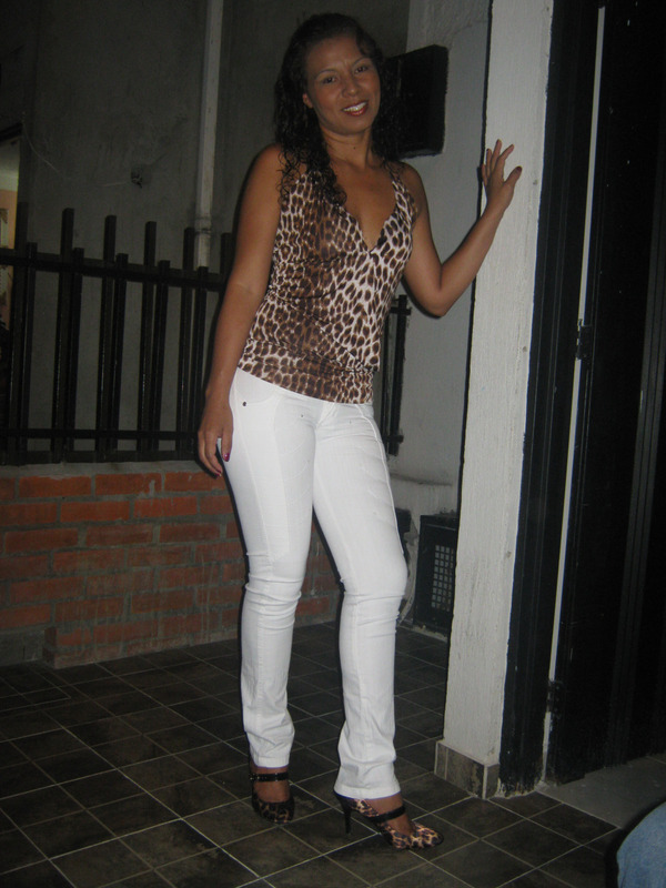 Date this athletic Colombia girl Maritza from Cali CO4573