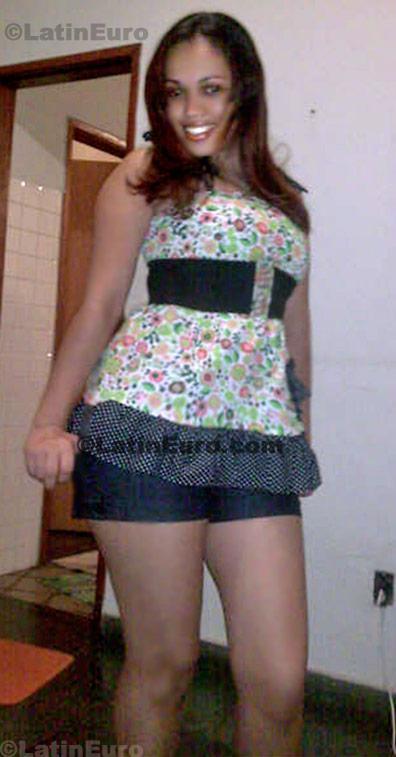 Date this attractive Brazil girl Erlandia from Niteroi BR6199