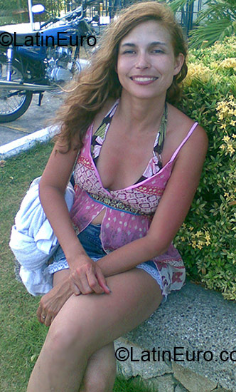 Date this nice looking Colombia girl Libia from Bogota CO14868