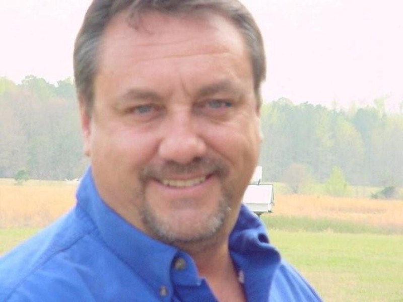 Date this young United States man Bob from Madison US6746