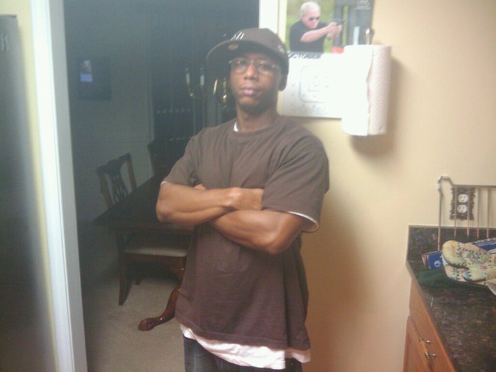 Date this athletic United States man Yrfriand2000 from Marietta US6770