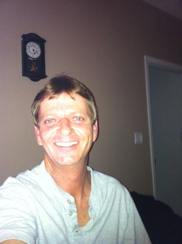 Date this cute United States man Dennis from Miami US6884