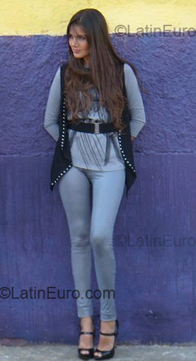 Date this nice looking Peru girl Johana from Lima PE303