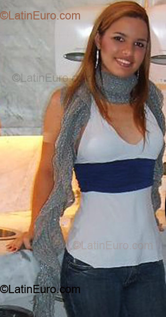 Date this cute Brazil girl Ana Claudia from Joao Pessoa BR3396