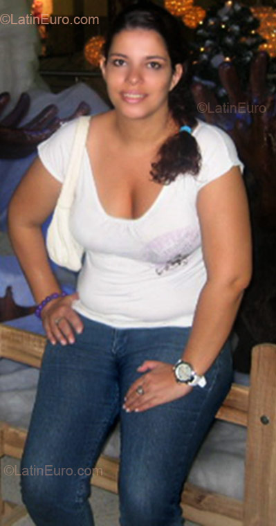 Date this athletic Colombia girl Angelica from Bucaramanga CO4739