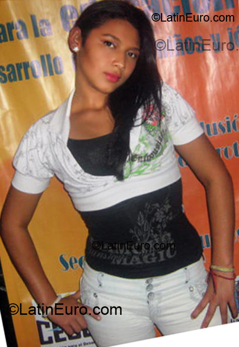Date this exotic Colombia girl Laeidy from Cali CO6672
