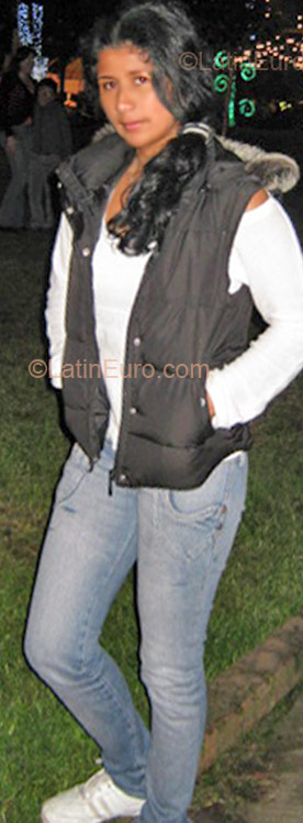 Date this hard body Colombia girl Diana from Bogota CO4765