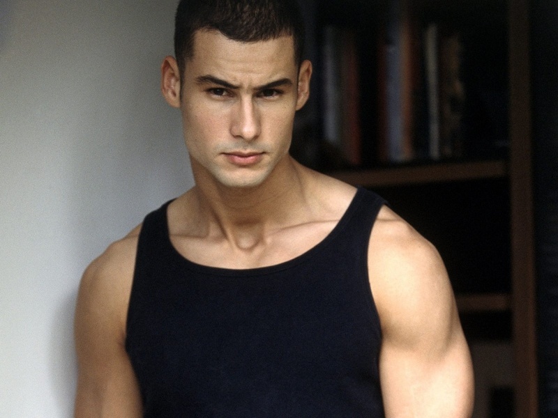 Date this athletic United States man Xanther from New York US7049