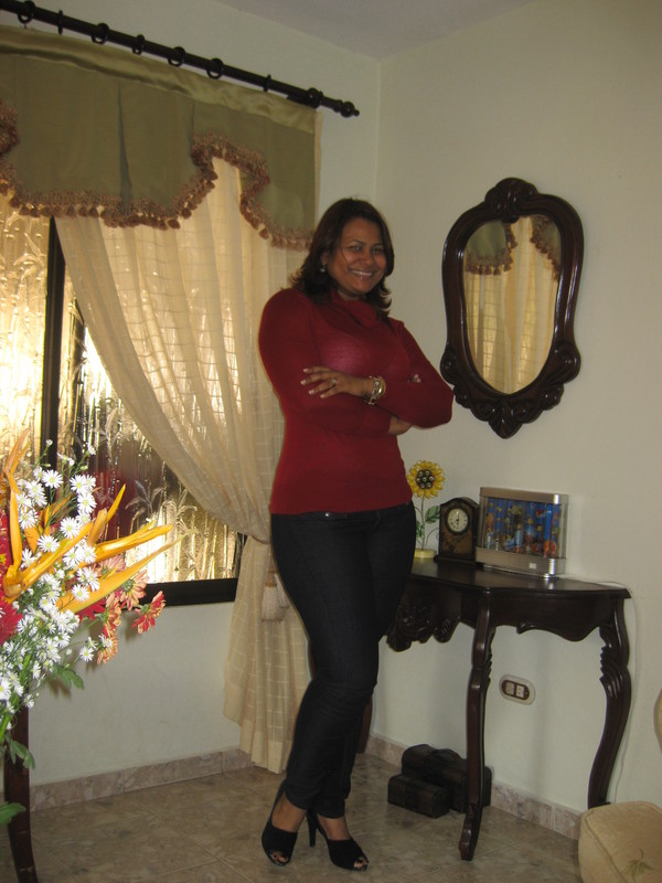 Date this voluptuous United States girl Amiris from Connecticut DO4935