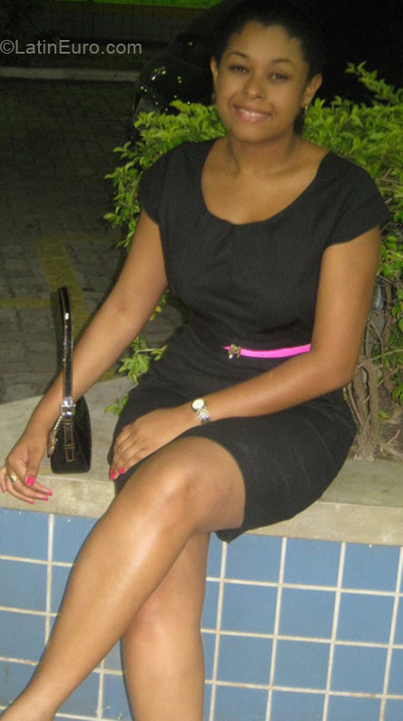 Date this athletic Brazil girl Sandra from Vitória BR3455