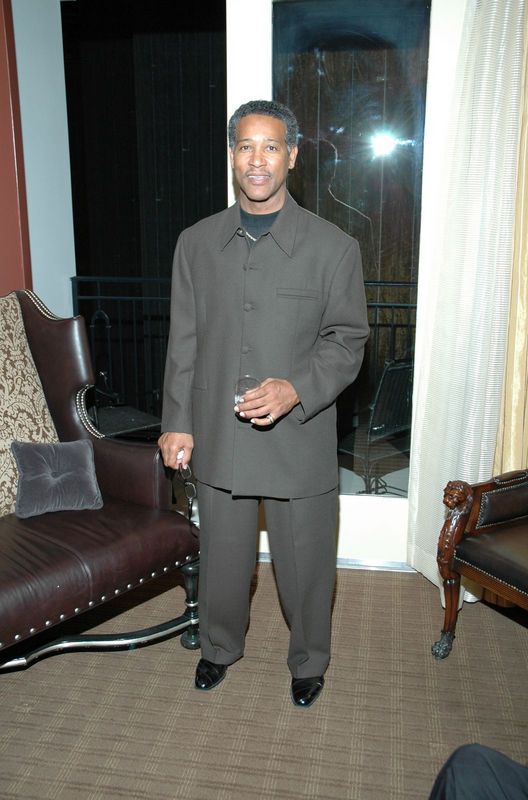 Date this athletic United States man Kdefacto from College Park, US7105