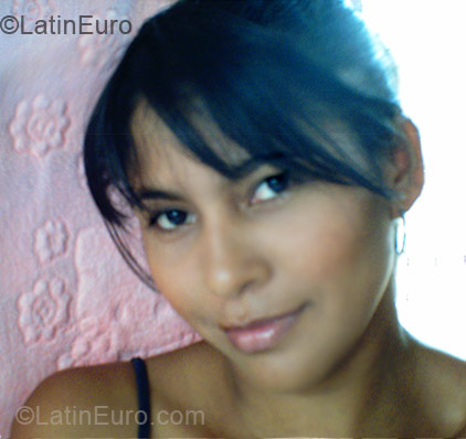 Date this beautiful Colombia girl Mayerly from Medellin CO4831