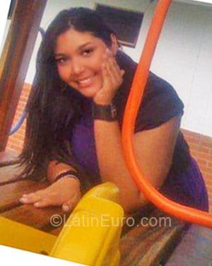 Date this good-looking Venezuela girl Nurys from Caracas VE26