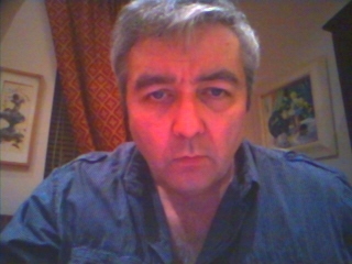 Date this happy United Kingdom man Wil_liam from Edinburgh GB400