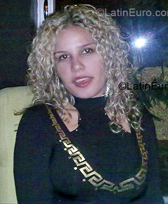 Date this voluptuous Costa Rica girl Mandy from San Jose CR16