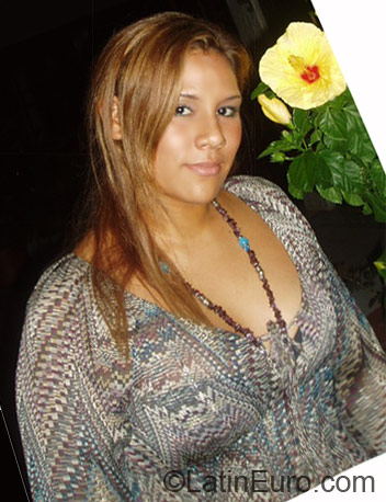 Date this happy Colombia girl Natalia from Cali CO4921