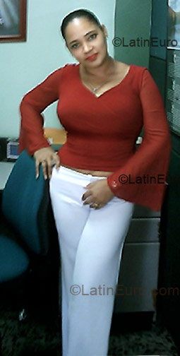 Date this athletic Colombia girl Erika from Cali CO4980