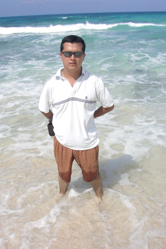 Date this pretty United States man Carlos from Reseda US7548