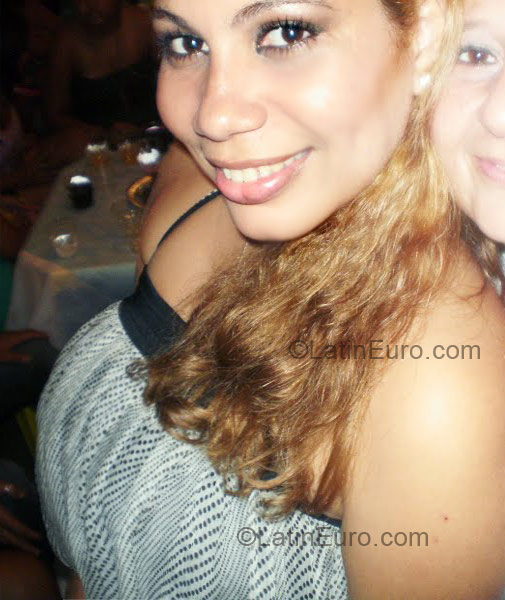 Date this lovely Brazil girl Laisa from Laisa BR3675