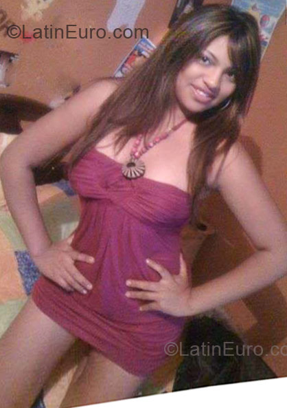 Date this beautiful Ecuador girl Lizbeth Marcela from Ambato EC34