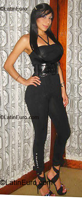 Date this attractive Colombia girl Diana from Cali CO5206