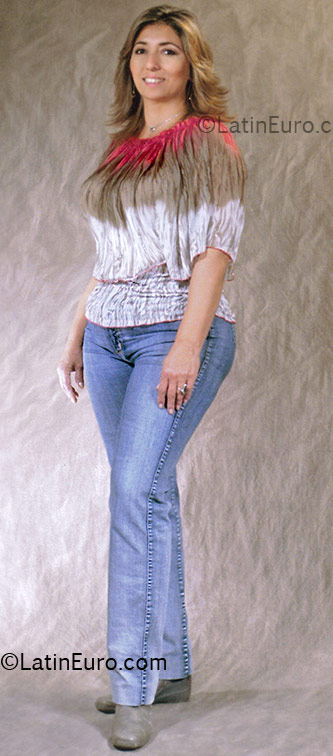 Date this lovely Colombia girl Patricia from Bogota CO5215