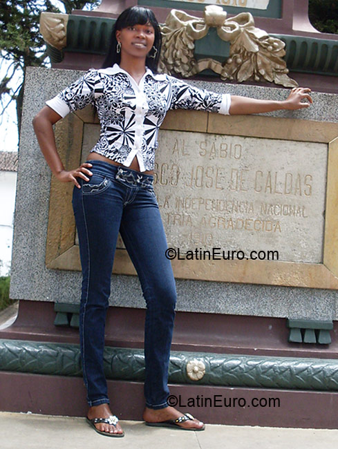Date this nice looking Colombia girl Sandra from Cali CO5222