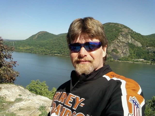 Date this funny Dominican Republic man Ductmate from New Windsor DO5269