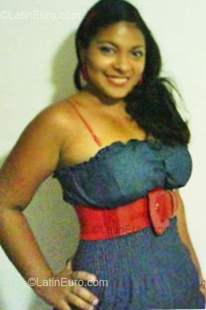 Date this georgeous Colombia girl Angie from Barranquilla CO6725