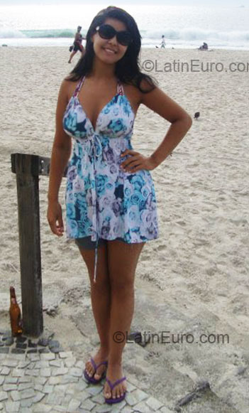 Date this sultry Brazil girl Meninaa from Goiania BR3742