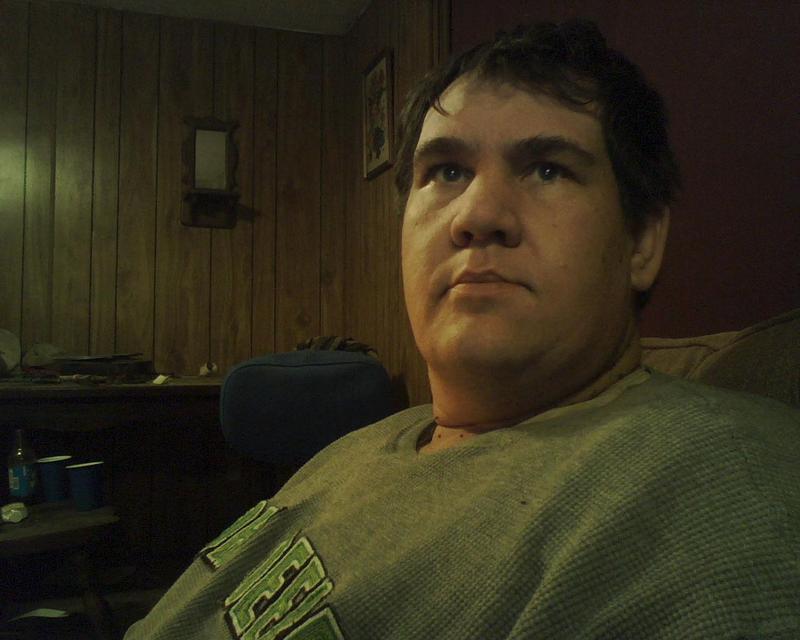 Date this georgeous United States man Aaron from Osage City US7738