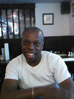 Date this georgeous United Kingdom man Bluezola from London GB419