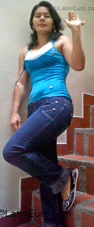 Date this pretty Colombia girl Nidia from Medellin CO5291