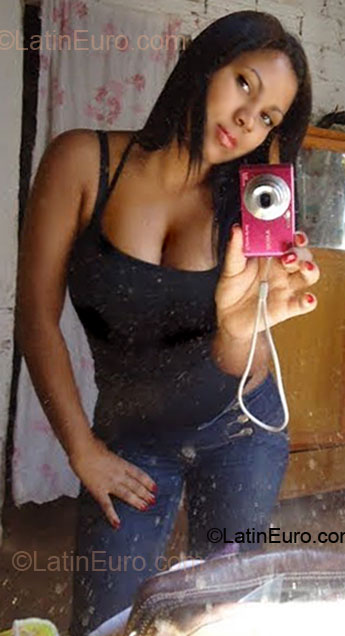 Date this foxy Brazil girl Solange Caroline from Mongagua BR3800