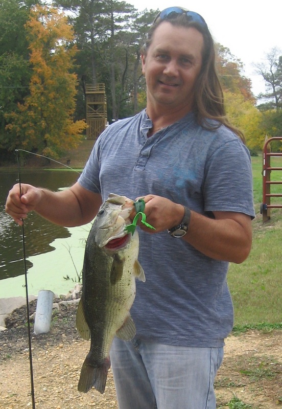 Date this exotic United States man Letekro from preston US7818