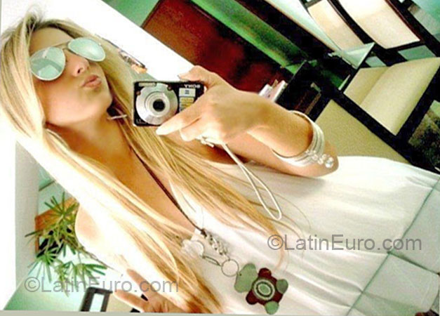 Date this hot Brazil girl Vanessa from Rio De Janeiro BR3824