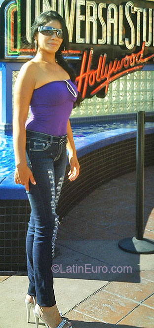 Date this beautiful Mexico girl Gabriela from Guadalajara MX229