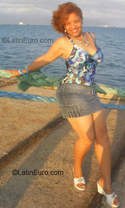 Date this funny Dominican Republic girl Yosana from Barahona DO5355