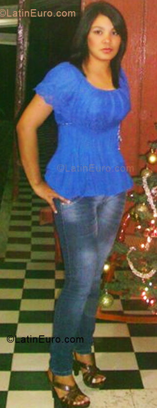 Date this nice looking Colombia girl Maria Luisa from Sincelejo CO5374