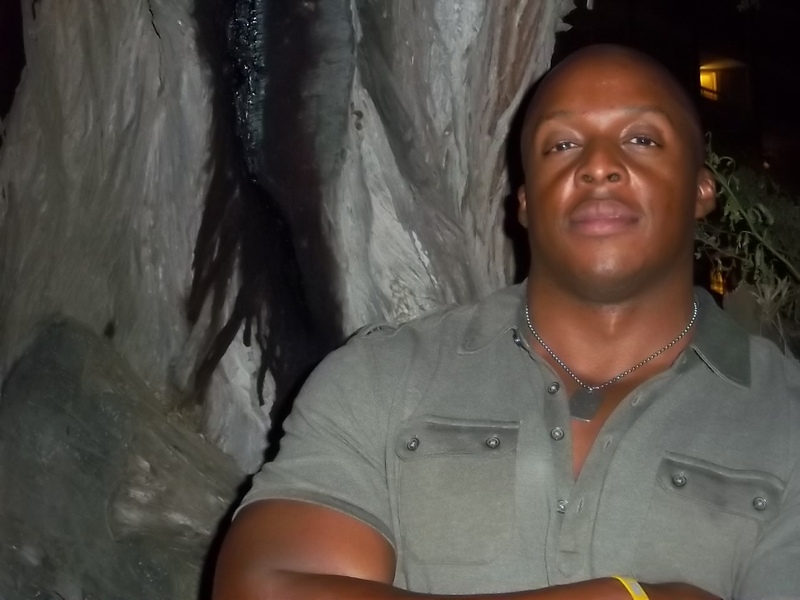 Date this hard body United States man Edward from Sugar Land US7931