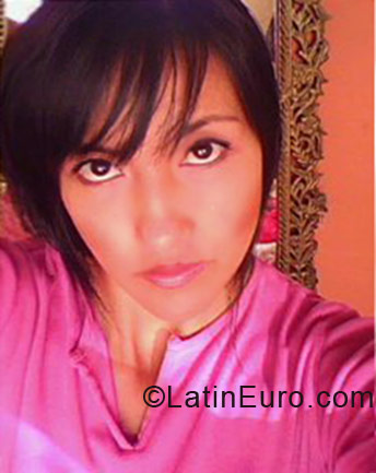 Date this nice looking Colombia girl Licor from Bogota CO5416