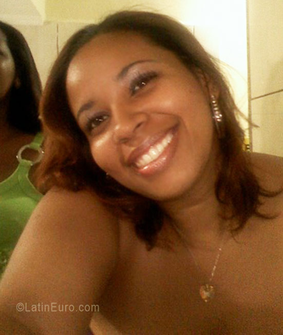 Date this nice looking Brazil girl Cristiane from Rio De Janeiro BR3885