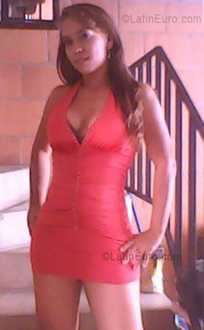 Date this beautiful Colombia girl Diana from Cali CO5463