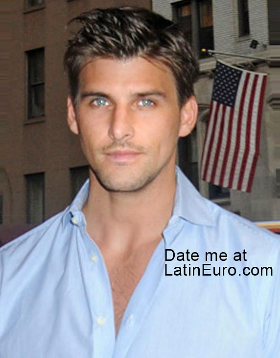 Date this funny Germany man Aamrett from Frankfurt DE400