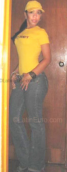 Date this stunning Venezuela girl Yulimar from Calabozo VE41