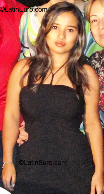 Date this sensual Colombia girl Lililan from Cali CO5550