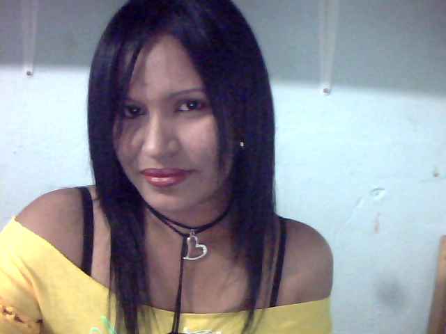 Date this happy Colombia girl Heidis from Barranquilla CO5558
